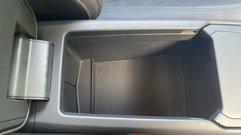 Volvo XC40 2.0 B3P Ultra Dark 5dr Auto Petrol Estate